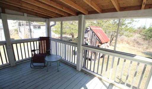 Upper level screen porch