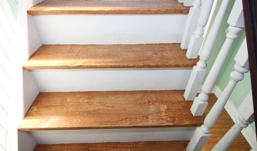 Hand painted woodgrain stairs