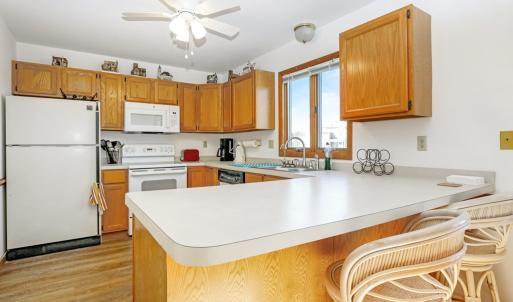 Kitchen with bar