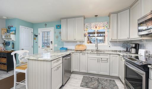 Photo #15 of 7718 EAST SIDE RD, CHINCOTEAGUE, VA