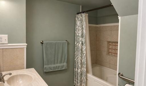 1st Floor Full Bathroom