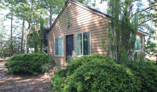 Guest house, Guest house is in excellent condition and 10' from the creek but well sheltered.