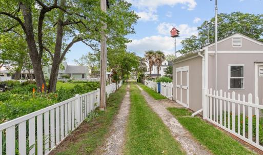 Photo #38 of 306 BAY AVE, CAPE CHARLES, VA 0.5 acres