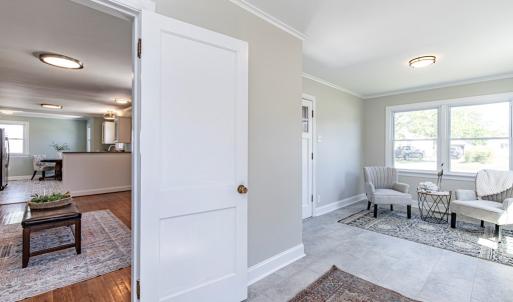 Sun Room, Has exterior access to the front patio