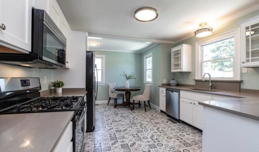 Eat-In Kitchen