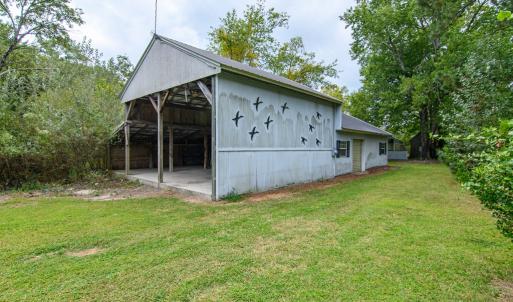 Large Barn --Perfect for RV or tractors