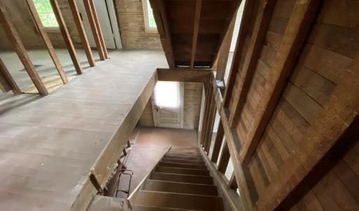 steps to the 2nd floor