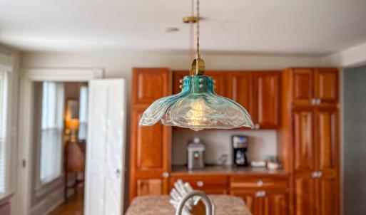 Kitchen Bar/Island