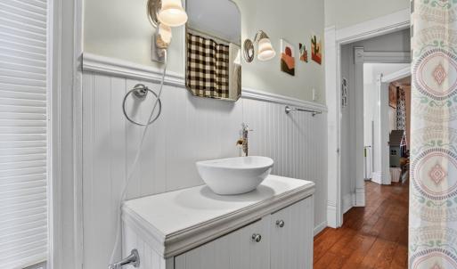 Upstairs Bath