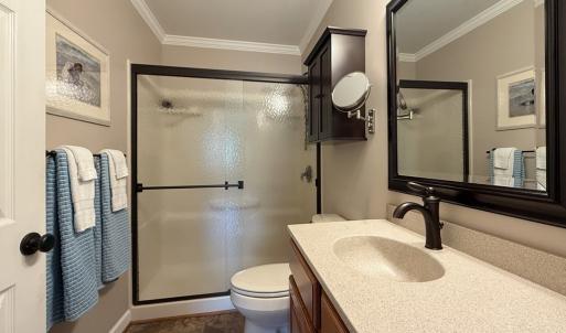 Second full Bathroom in Main