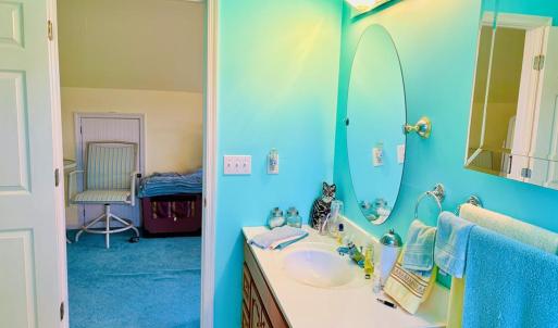 2nd Floor Bathroom