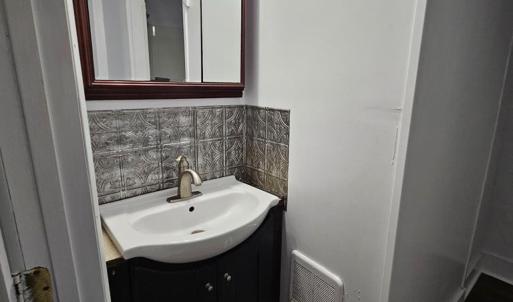 43A Downstairs Bathroom