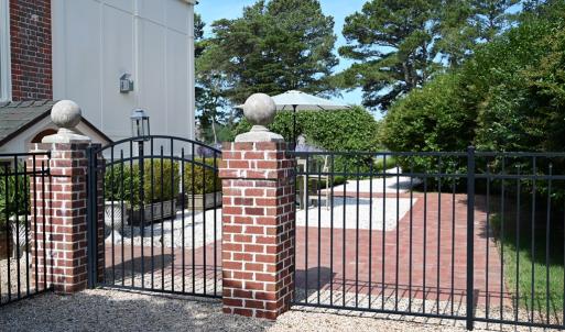Rear yard gateway