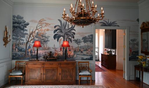 The de Gournay mural wall