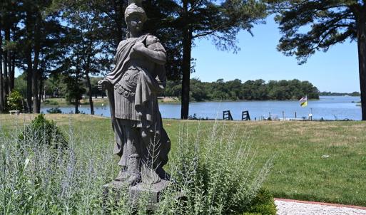 The lady of the grdens