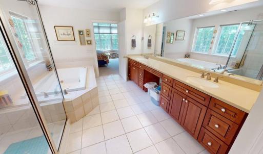 Main Ensuite Bathroom View 3