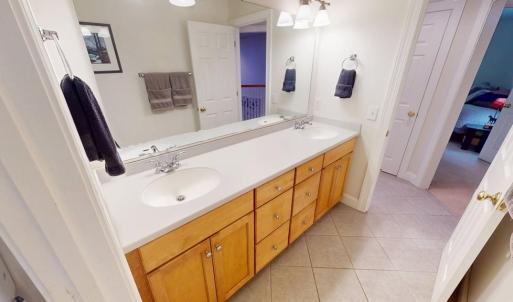 Full Bathroom Upstairs View 3