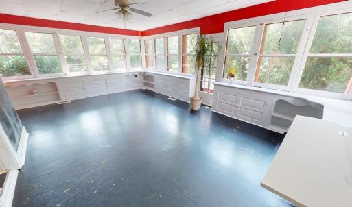 Sun room with lots of windows for your plants
