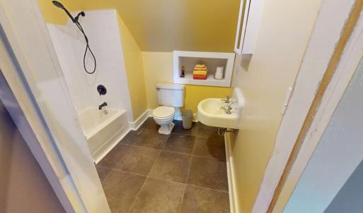 Upstairs full bath