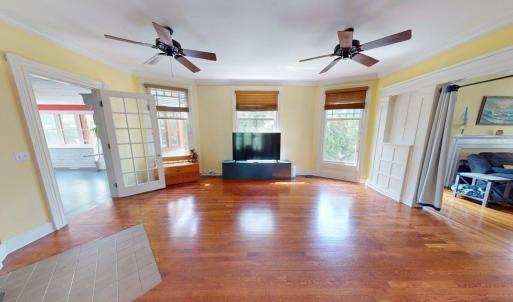 Bay windows in the living room