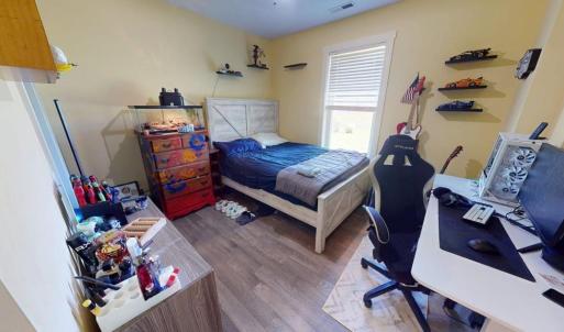 bedroom 3 (front of house).