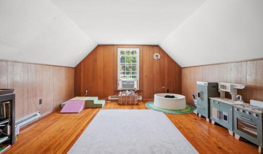Extra Space off bonus room