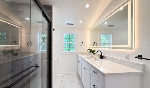 1st Floor Primary Bathroom