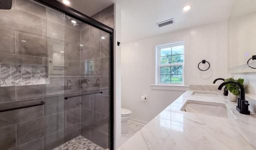 1st Floor Primary Bathroom