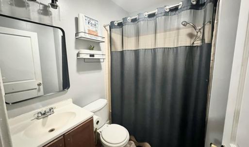 Apt B bath