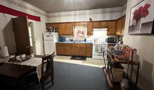Apt B kitchen dinning