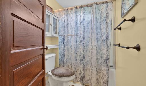 Second Floor Full Bathroom
