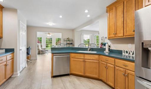 Large kitchen with lots of storage
