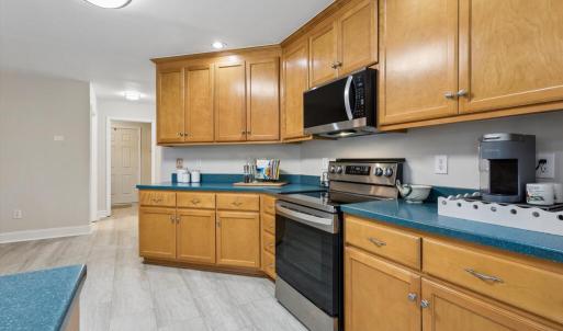 Large kitchen with lots of storage