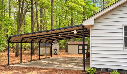 Covered patio/2 Storage sheds