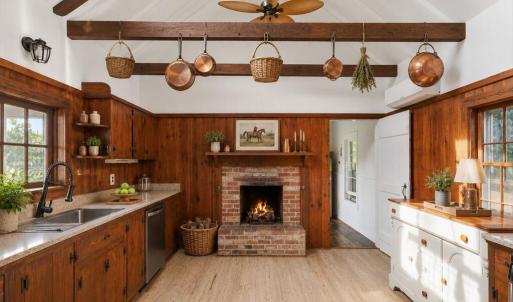 Kitchen - Staged Virtually
