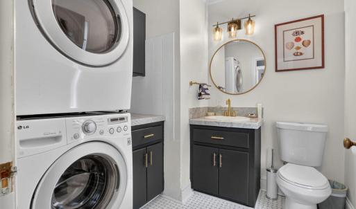 Powder Room/Laundry
