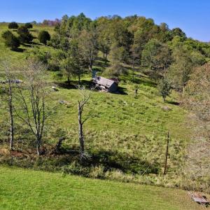 Photo #10 of 414 Niday Dr , Narrows, VA 590.2 acres