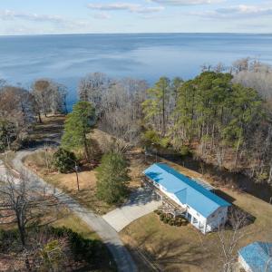 Photo #1 of 320 Blackbeards Road, Edenton, NC 1.0 acres
