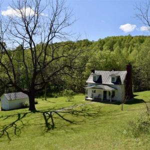 Photo of SOLD!!  34 Acres with Mountain Views & Country Home For Sale in Bedford County VA!