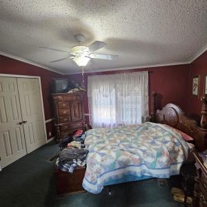 Master Bedroom Has 2 Large Closets!