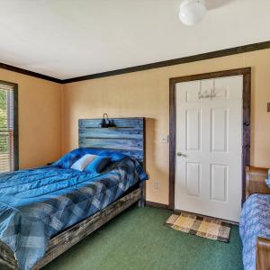 Guest Cabin x8