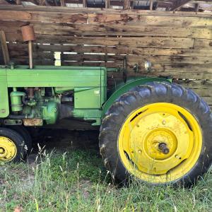 Vinatge John Deere Runs
