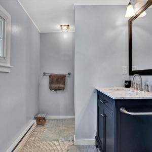 Farmhouse - Full Bath #1 Upper Lvl