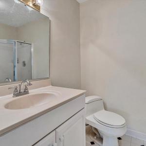 Main House - Bed6 Upper 3rd Lvl Full Bat