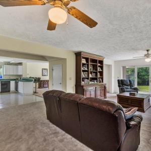 Main House - Family Room02