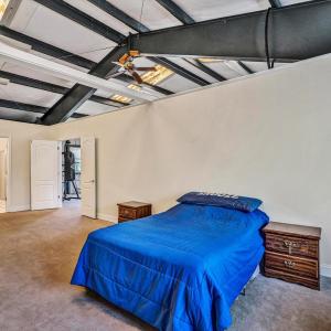 Main House - Bedroom 6 Upper 3rd Lvl02