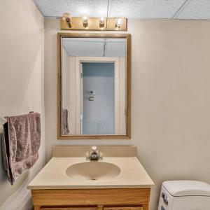 Main House - Half Bath Entry Lvl