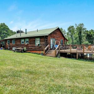 Cottage with Huge Deck