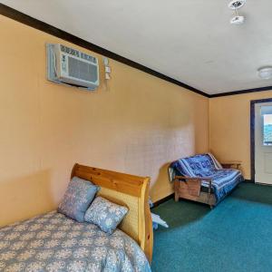 Guest Cabin with 2 Full Baths