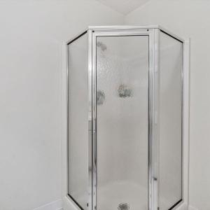 Main House - Bed6 Upper 3rd Lvl Full Bat